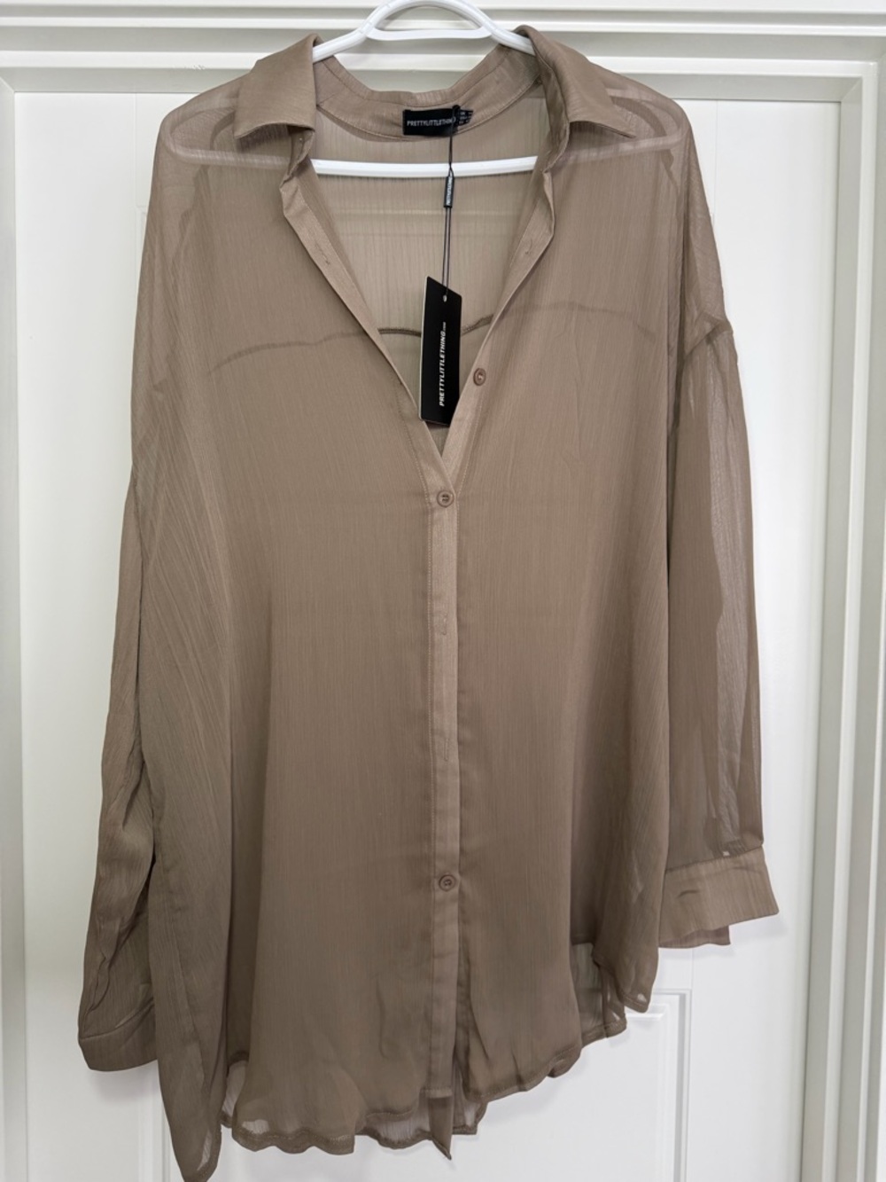 PrettyLittleThing Sheer Pleated Blouse in Beige Taupe